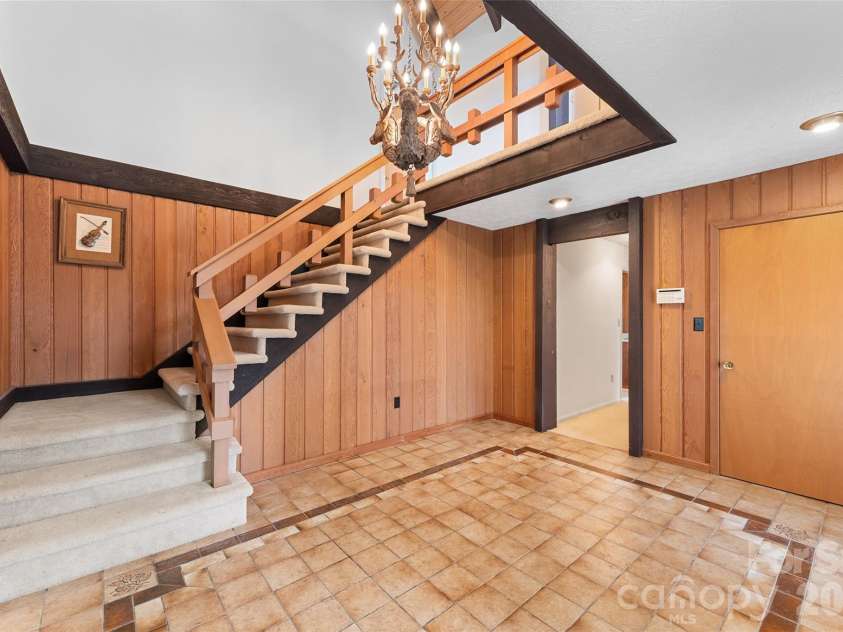 99 Odonald Road, Asheville, NC 28806.  MLS# CAR4326720, YatesRealty ID 4927. Large foyer. Just needs your touches.
