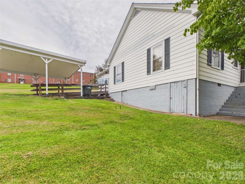 107 Mimosa Avenue, Rhodhiss, NC 28630.  MLS# CAR4421754, YatesRealty ID 49271. 