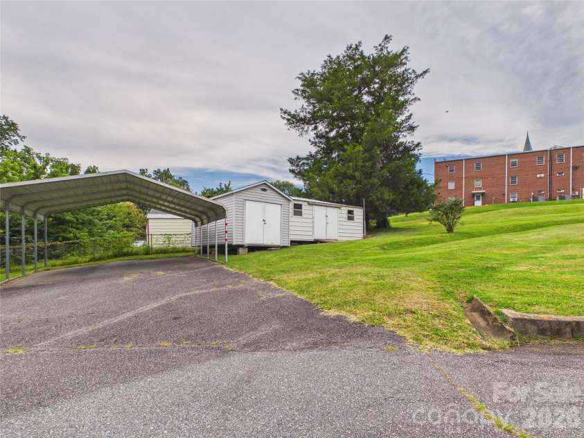 107 Mimosa Avenue, Rhodhiss, NC 28630.  MLS# CAR4421754, YatesRealty ID 49271. 