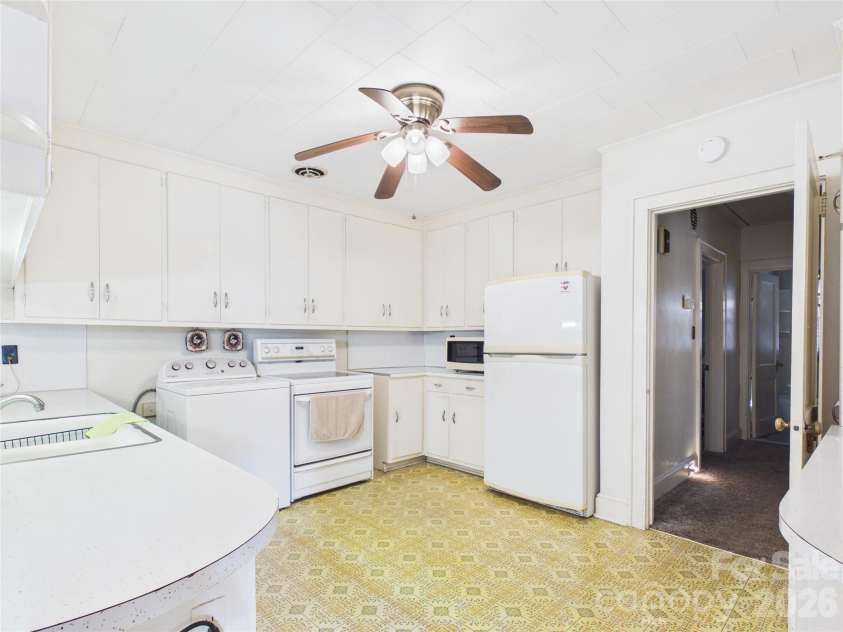 107 Mimosa Avenue, Rhodhiss, NC 28630.  MLS# CAR4421754, YatesRealty ID 49271. 