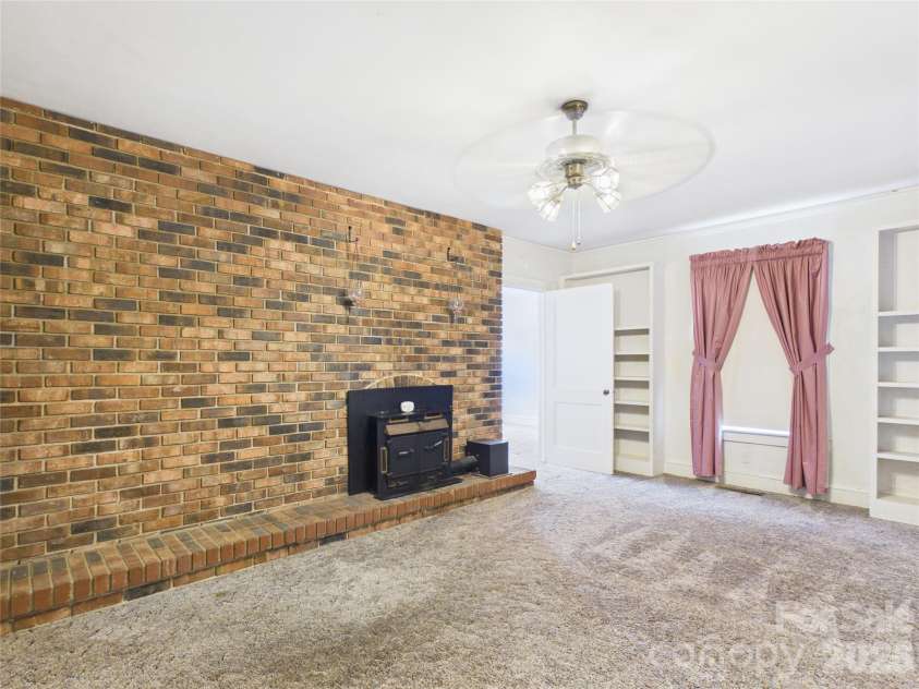 107 Mimosa Avenue, Rhodhiss, NC 28630.  MLS# CAR4421754, YatesRealty ID 49271. 