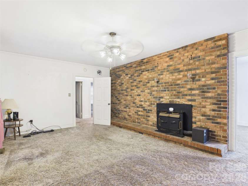 107 Mimosa Avenue, Rhodhiss, NC 28630.  MLS# CAR4421754, YatesRealty ID 49271. 