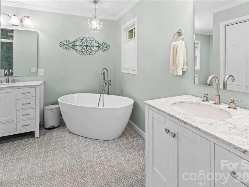 705 Brunson Drive, Albemarle, NC 28001.  MLS# CAR4422232, YatesRealty ID 49272. Primary Bathroom.