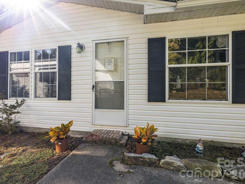 96 Fallswood Court, Hendersonville, NC 28739.  MLS# CAR4422218, YatesRealty ID 49273. Front entry way