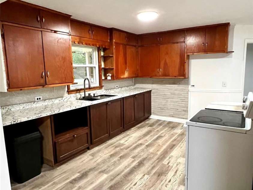 25694 Dunlap Road, Albemarle, NC 28001.  MLS# CAR4422184, YatesRealty ID 49274. Kitchen