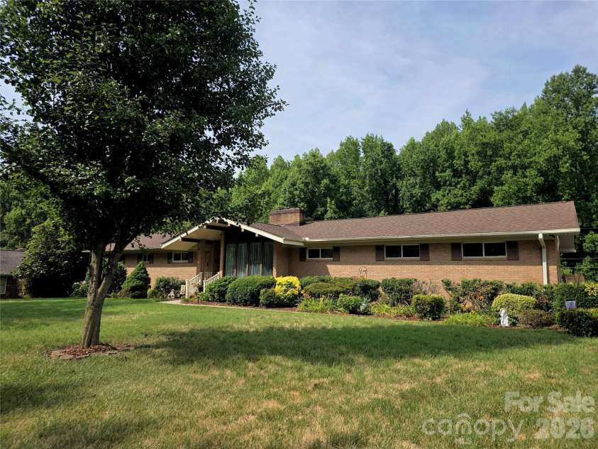 2413 Wedgewood Drive, Salisbury, NC 28146.  MLS# CAR4412766, YatesRealty ID 49275. 