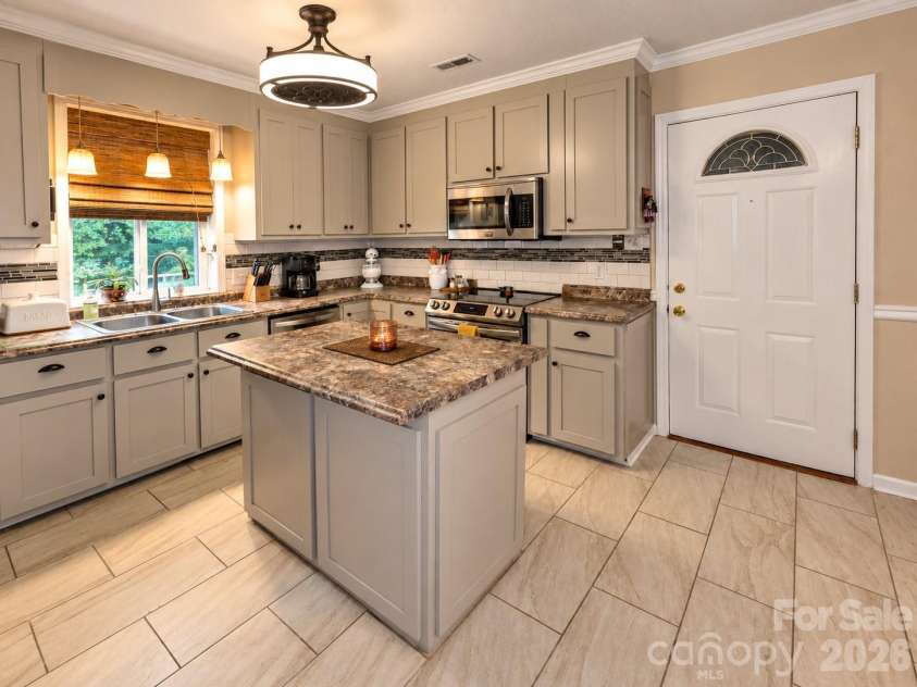 2413 Wedgewood Drive, Salisbury, NC 28146.  MLS# CAR4412766, YatesRealty ID 49275. 