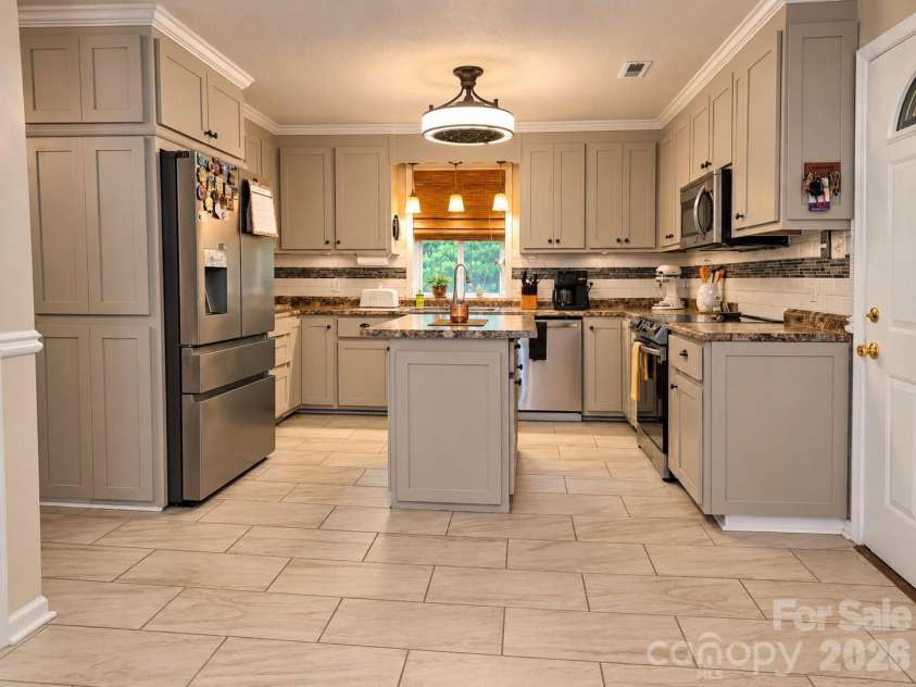 2413 Wedgewood Drive, Salisbury, NC 28146.  MLS# CAR4412766, YatesRealty ID 49275. 