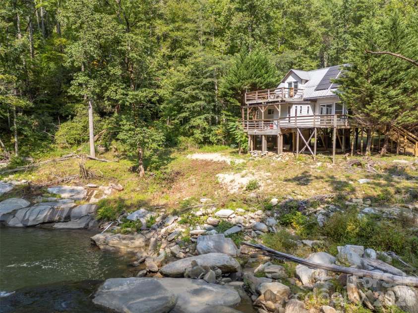 1008 Hardison Falls Trail, Hendersonville, NC 28792.  MLS# CAR4417588, YatesRealty ID 49276. 