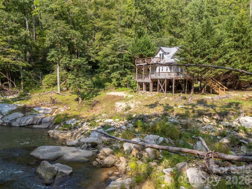 1008 Hardison Falls Trail, Hendersonville, NC 28792.  MLS# CAR4417588, YatesRealty ID 49276. 