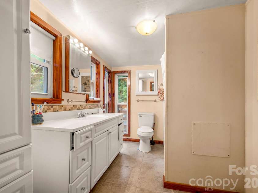 1008 Hardison Falls Trail, Hendersonville, NC 28792.  MLS# CAR4417588, YatesRealty ID 49276. 