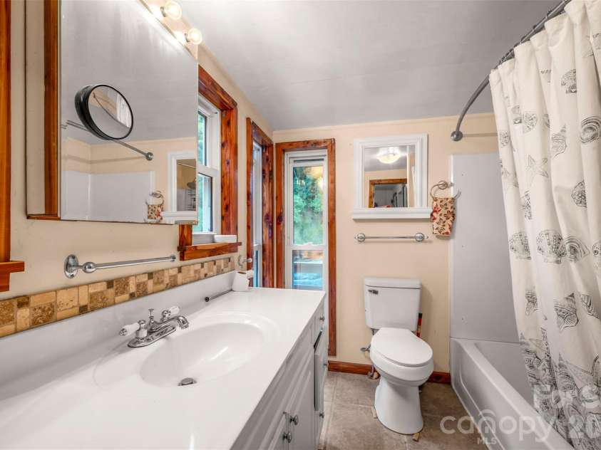 1008 Hardison Falls Trail, Hendersonville, NC 28792.  MLS# CAR4417588, YatesRealty ID 49276. 