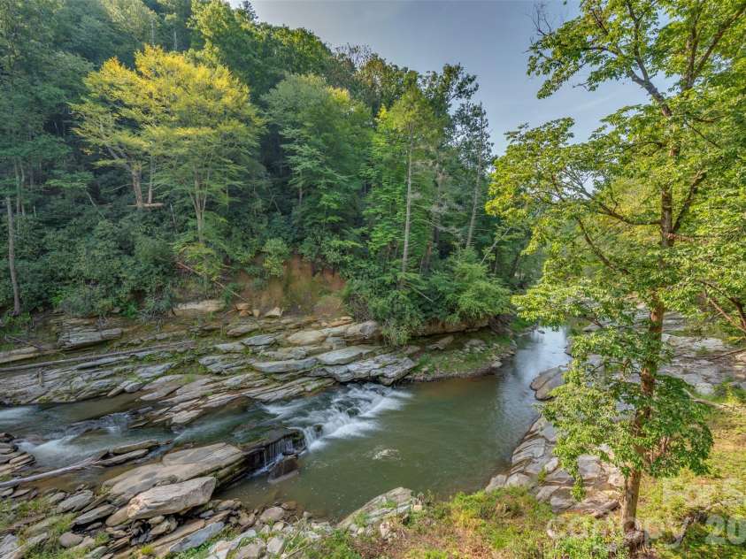 1008 Hardison Falls Trail, Hendersonville, NC 28792.  MLS# CAR4417588, YatesRealty ID 49276. 
