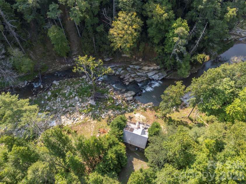 1008 Hardison Falls Trail, Hendersonville, NC 28792.  MLS# CAR4417588, YatesRealty ID 49276. 