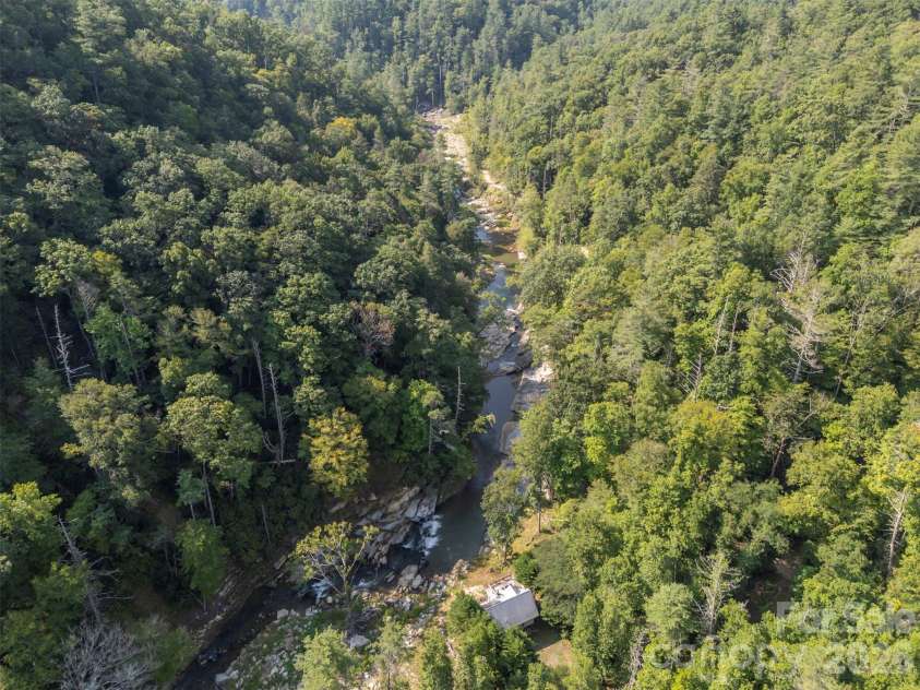 1008 Hardison Falls Trail, Hendersonville, NC 28792.  MLS# CAR4417588, YatesRealty ID 49276. 