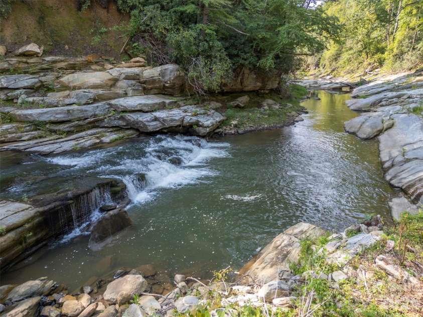 1008 Hardison Falls Trail, Hendersonville, NC 28792.  MLS# CAR4417588, YatesRealty ID 49276. 