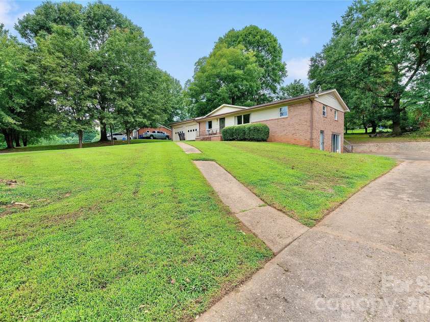 3333 Eastwood Avenue, Morganton, NC 28655.  MLS# CAR4422258, YatesRealty ID 49277. 