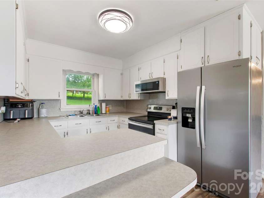 3333 Eastwood Avenue, Morganton, NC 28655.  MLS# CAR4422258, YatesRealty ID 49277. 