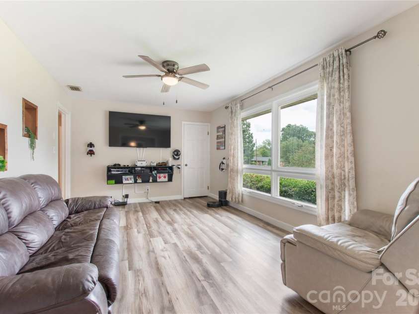 3333 Eastwood Avenue, Morganton, NC 28655.  MLS# CAR4422258, YatesRealty ID 49277. 