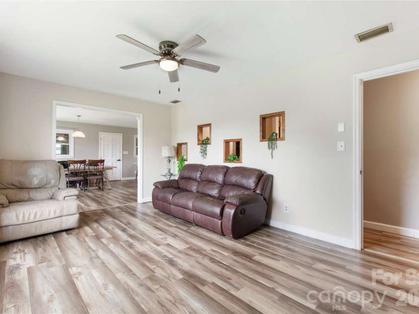 3333 Eastwood Avenue, Morganton, NC 28655.  MLS# CAR4422258, YatesRealty ID 49277. 