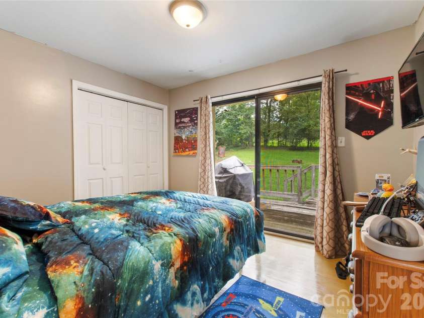 3333 Eastwood Avenue, Morganton, NC 28655.  MLS# CAR4422258, YatesRealty ID 49277. 