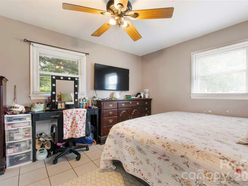 3333 Eastwood Avenue, Morganton, NC 28655.  MLS# CAR4422258, YatesRealty ID 49277. 