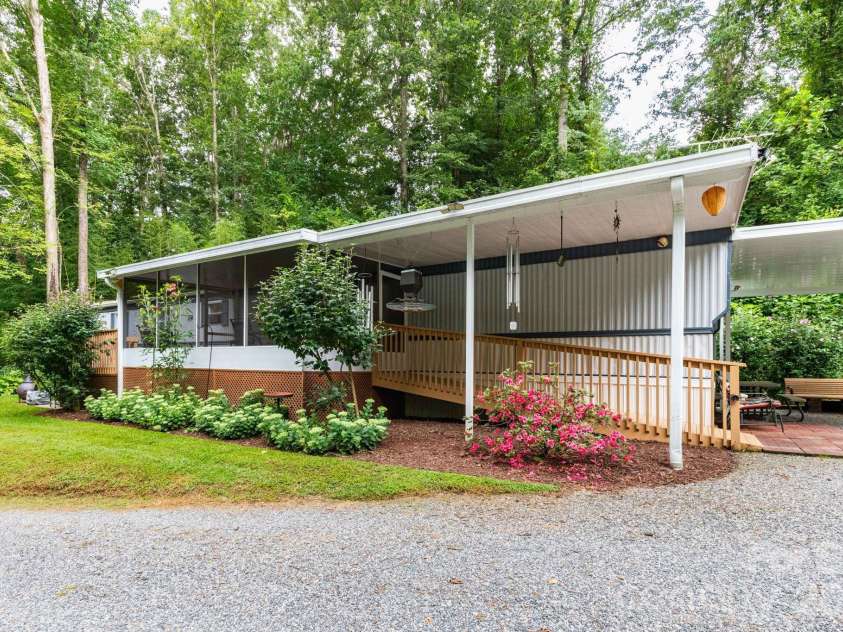 48 Melissa Lane, Leicester, NC 28748.  MLS# CAR4417154, YatesRealty ID 49278. 