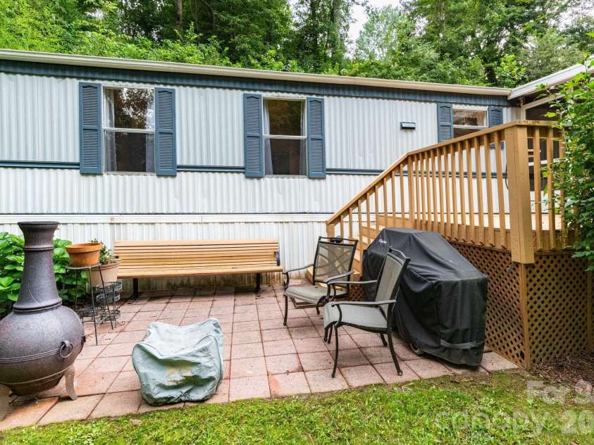 48 Melissa Lane, Leicester, NC 28748.  MLS# CAR4417154, YatesRealty ID 49278. 
