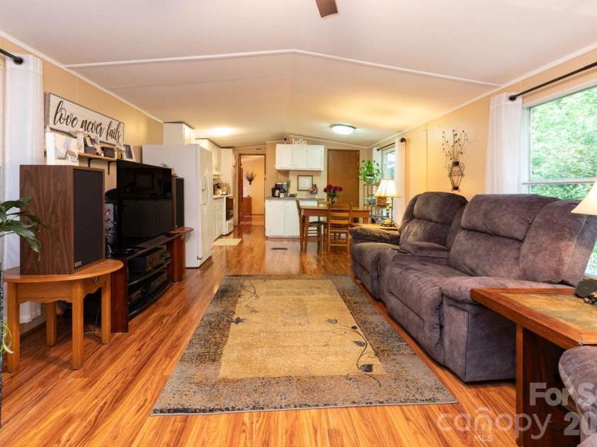 48 Melissa Lane, Leicester, NC 28748.  MLS# CAR4417154, YatesRealty ID 49278. 