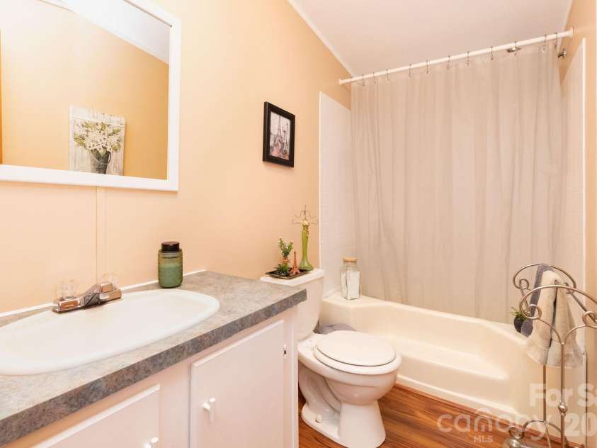 48 Melissa Lane, Leicester, NC 28748.  MLS# CAR4417154, YatesRealty ID 49278. 