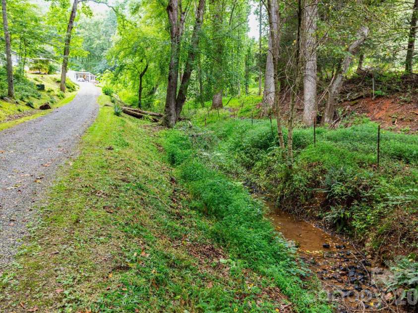 48 Melissa Lane, Leicester, NC 28748.  MLS# CAR4417154, YatesRealty ID 49278. 