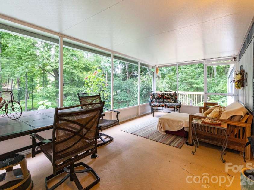 48 Melissa Lane, Leicester, NC 28748.  MLS# CAR4417154, YatesRealty ID 49278. 