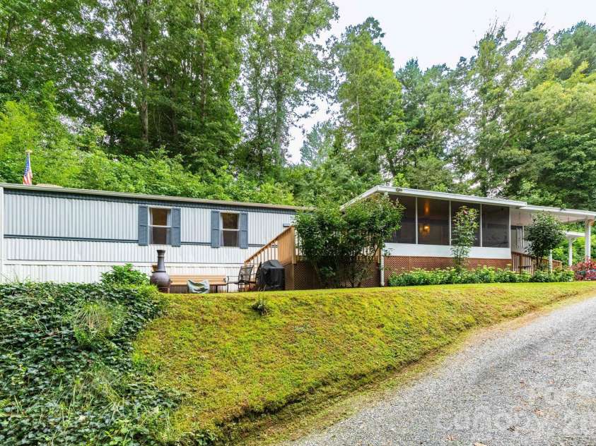 48 Melissa Lane, Leicester, NC 28748.  MLS# CAR4417154, YatesRealty ID 49278. 