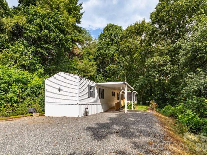 48 Melissa Lane, Leicester, NC 28748.  MLS# CAR4417154, YatesRealty ID 49278. 