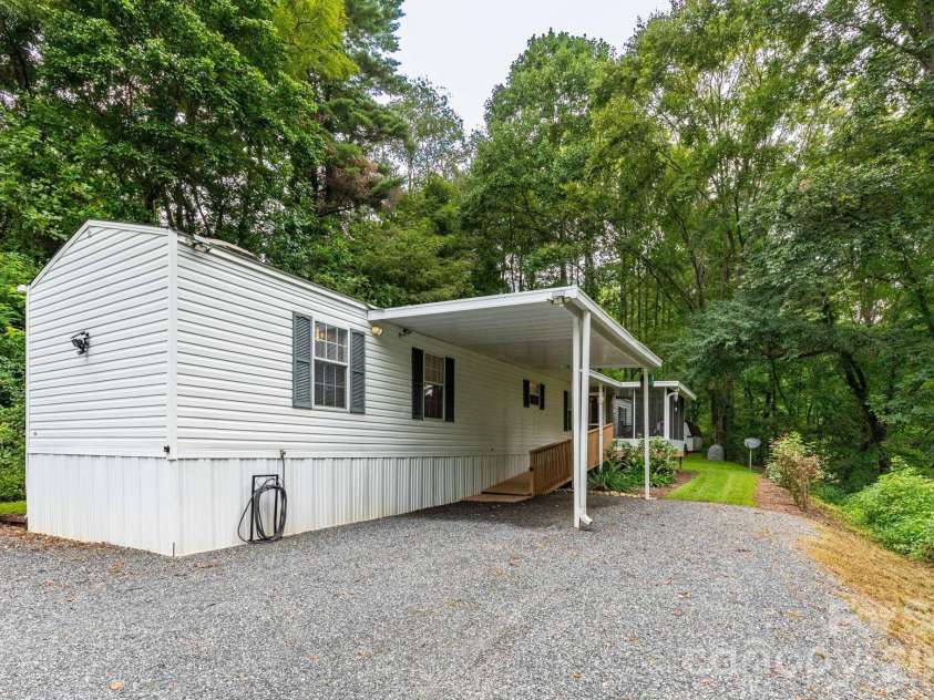 48 Melissa Lane, Leicester, NC 28748.  MLS# CAR4417154, YatesRealty ID 49278. 