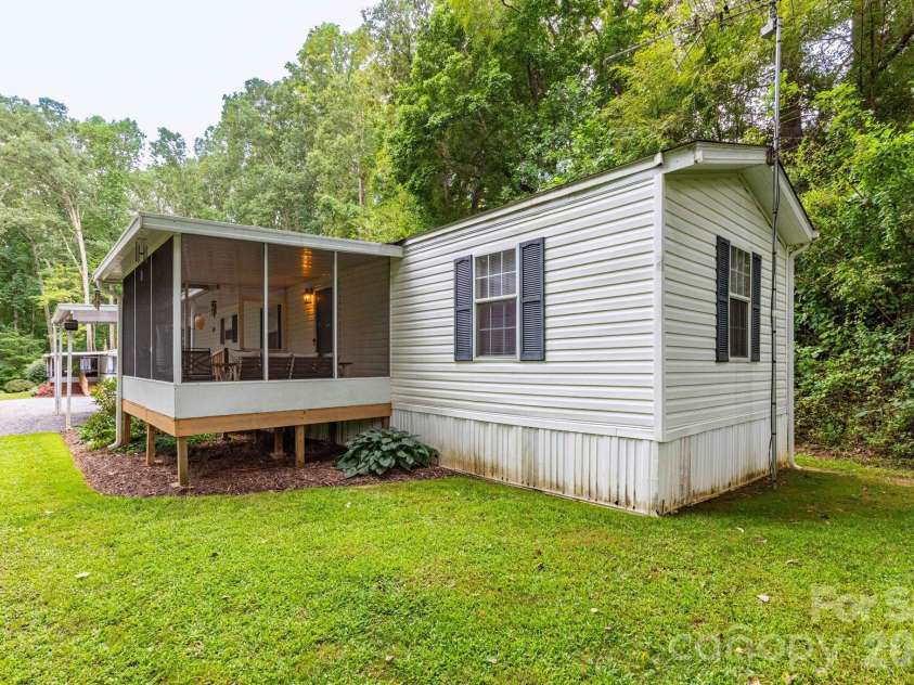 48 Melissa Lane, Leicester, NC 28748.  MLS# CAR4417154, YatesRealty ID 49278. 