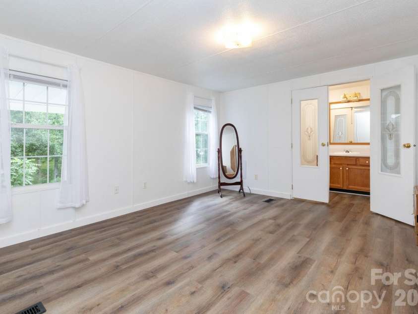 48 Melissa Lane, Leicester, NC 28748.  MLS# CAR4417154, YatesRealty ID 49278. 