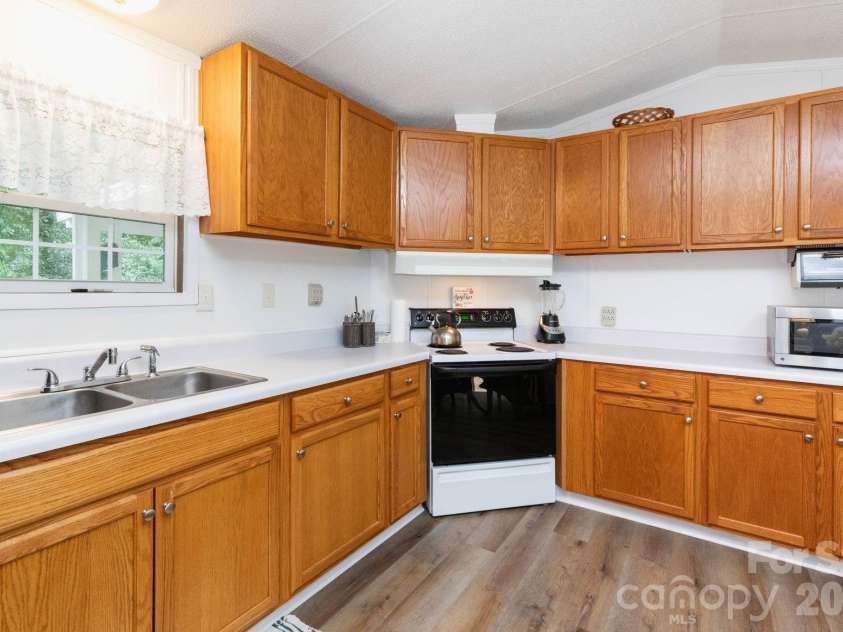 48 Melissa Lane, Leicester, NC 28748.  MLS# CAR4417154, YatesRealty ID 49278. 
