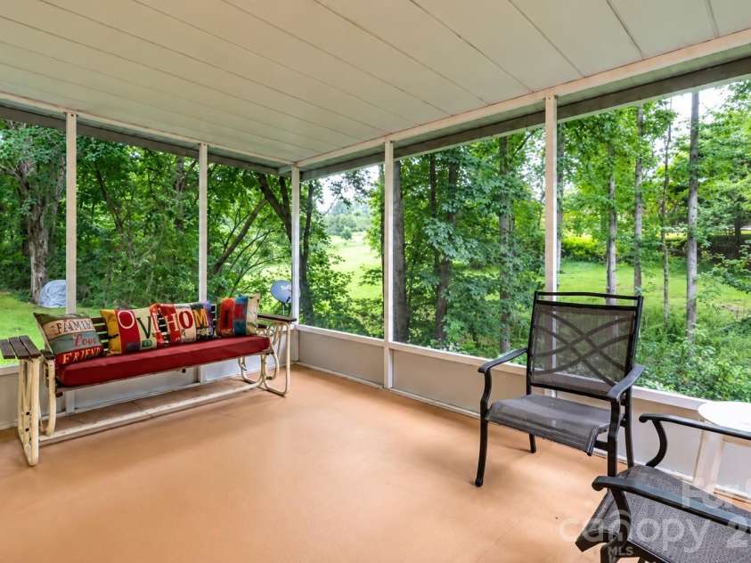 48 Melissa Lane, Leicester, NC 28748.  MLS# CAR4417154, YatesRealty ID 49278. 