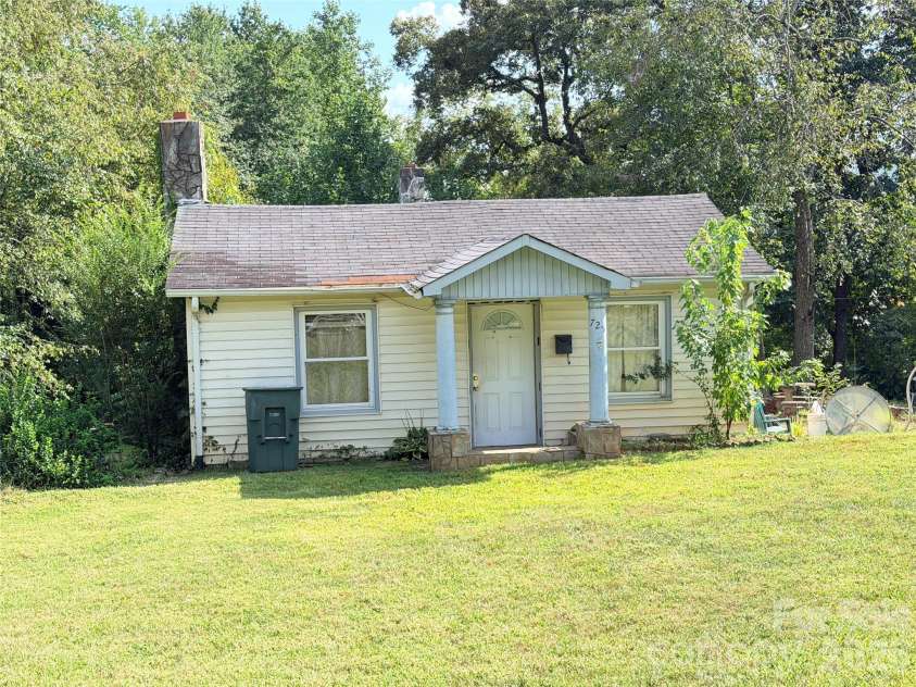 725 Tron Avenue, Valdese, NC 28690.  MLS# CAR4422280, YatesRealty ID 49279. 