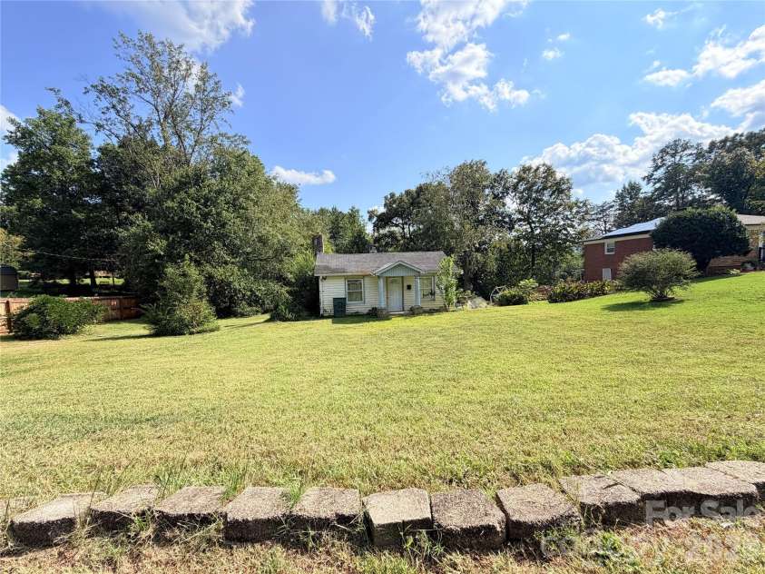 725 Tron Avenue, Valdese, NC 28690.  MLS# CAR4422280, YatesRealty ID 49279. 
