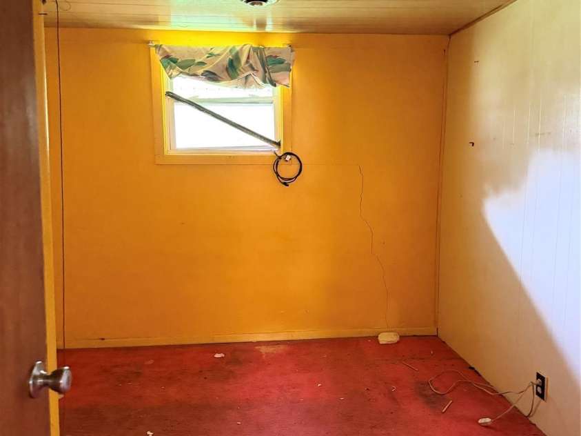 725 Tron Avenue, Valdese, NC 28690.  MLS# CAR4422280, YatesRealty ID 49279. 