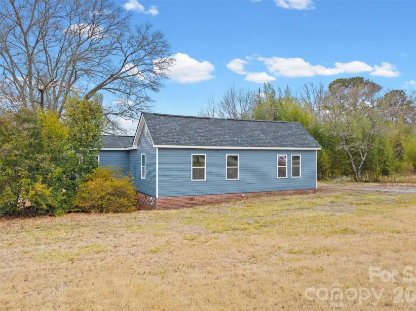 3526 Mount Holly Road, Edgemoor, SC 29712.  MLS# CAR4341150, YatesRealty ID 4928. 