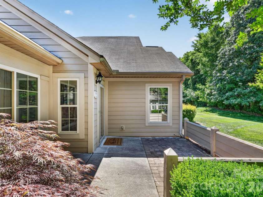3546 Bank Court, Matthews, NC 28105.  MLS# CAR4320664, YatesRealty ID 4928. 