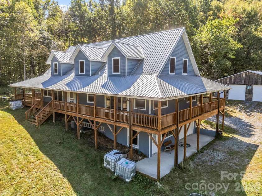 119 Mountain Bluff Trail, Hendersonville, NC 28792.  MLS# CAR4422233, YatesRealty ID 49280. 119 Mountain Bluff Trail - rainwater catchment system