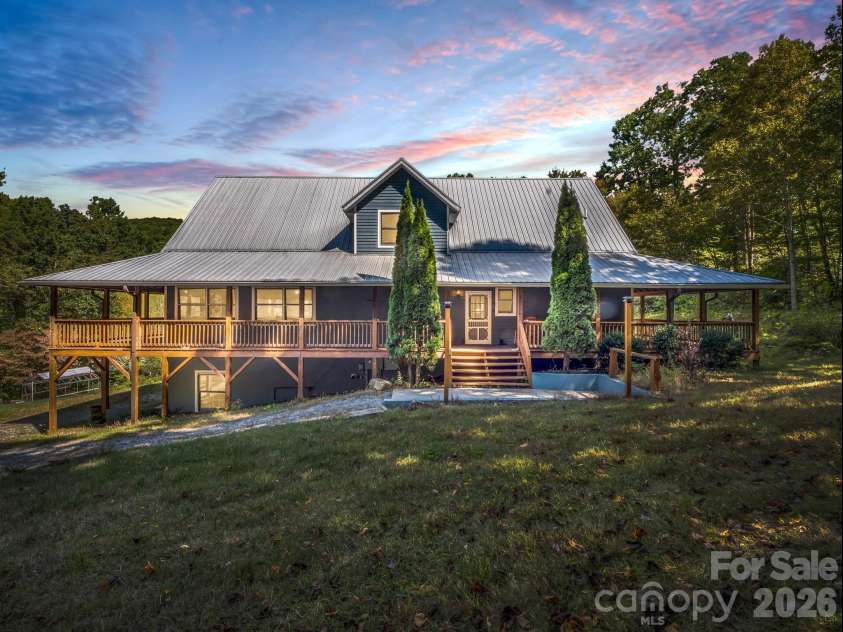 119 Mountain Bluff Trail, Hendersonville, NC 28792.  MLS# CAR4422233, YatesRealty ID 49280. 119 Mountain Bluff Trail - West-facing entrance