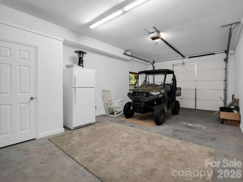 119 Mountain Bluff Trail, Hendersonville, NC 28792.  MLS# CAR4422233, YatesRealty ID 49280. Basement garage