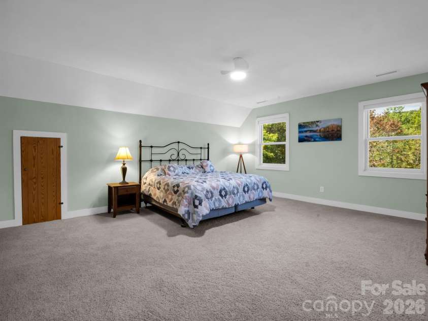 119 Mountain Bluff Trail, Hendersonville, NC 28792.  MLS# CAR4422233, YatesRealty ID 49280. Spacious guest room #1 - upper level