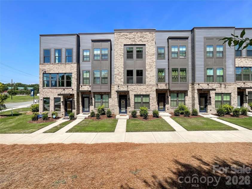 3122 Coquina Lane, Charlotte, NC 28206.  MLS# CAR4421612, YatesRealty ID 49282. 