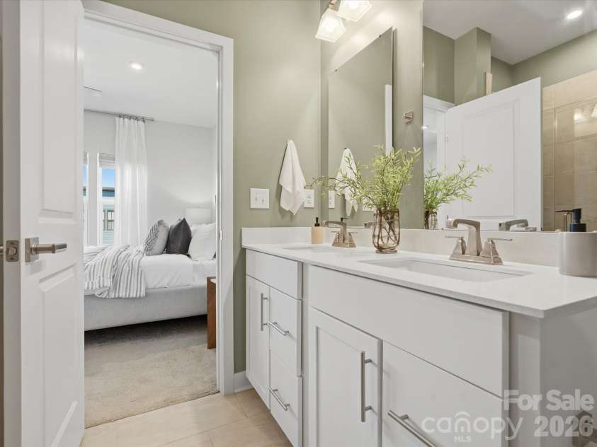 3122 Coquina Lane, Charlotte, NC 28206.  MLS# CAR4421612, YatesRealty ID 49282. 